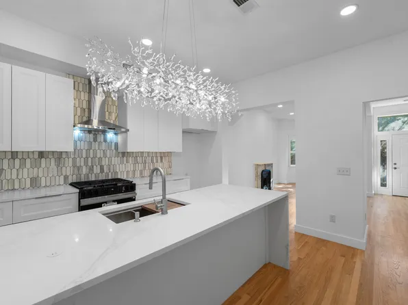 330 Forrest Street image 12 of 33