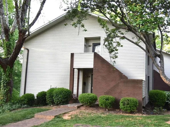 129 Forest View Dr, Winston Salem, NC 27104