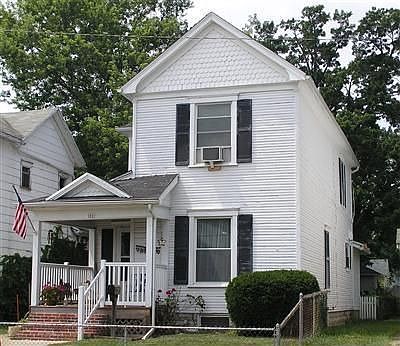 1st image of 133 S Irwin St