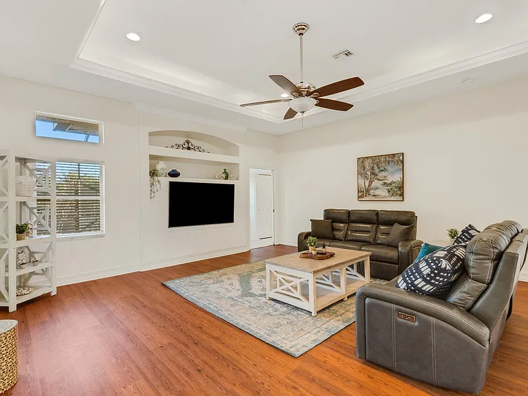 4801 Edgemont Ct — Photo 21
