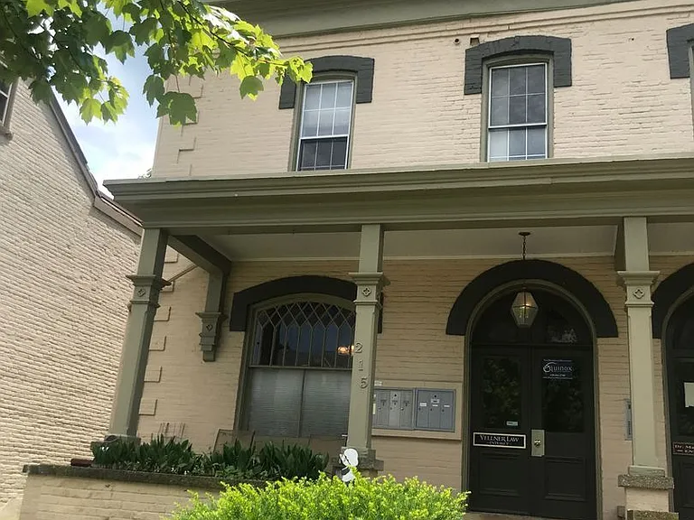 215-217 W Broad St — Photo 1
