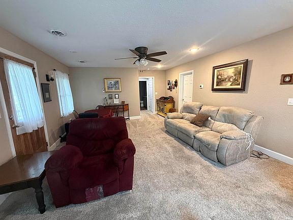 5th image of 304 E Race St
