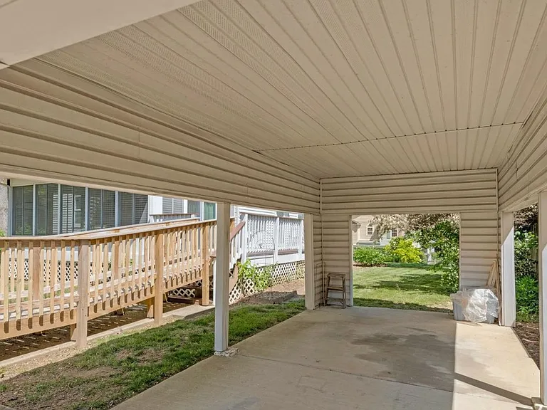4038 Poplar St — Photo 10