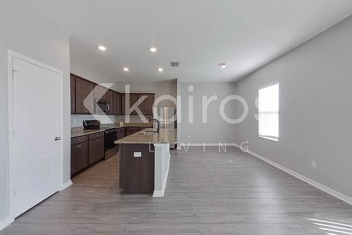 30098 Fedora Cir — Photo 7