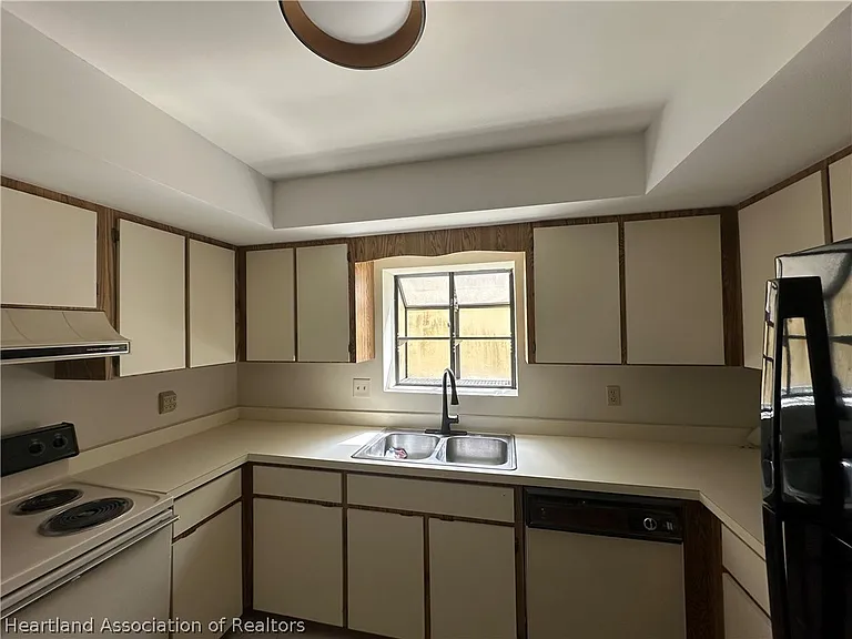 4016 Thompson Ave — Photo 16