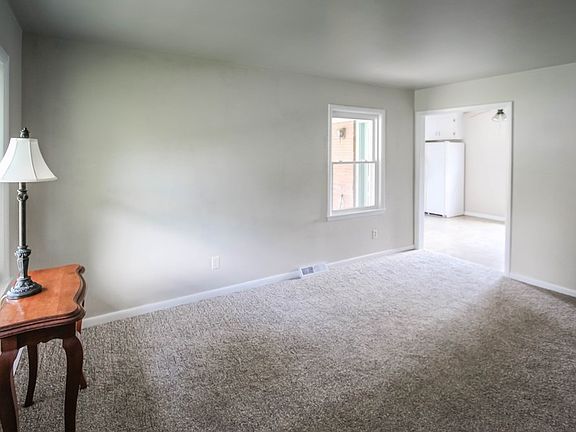 2nd image of 2936 Legion Park Dr
