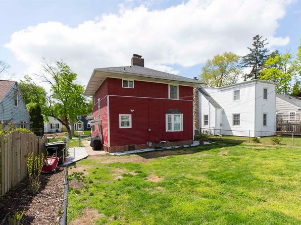1110 Foster St, South Bend, IN 46617