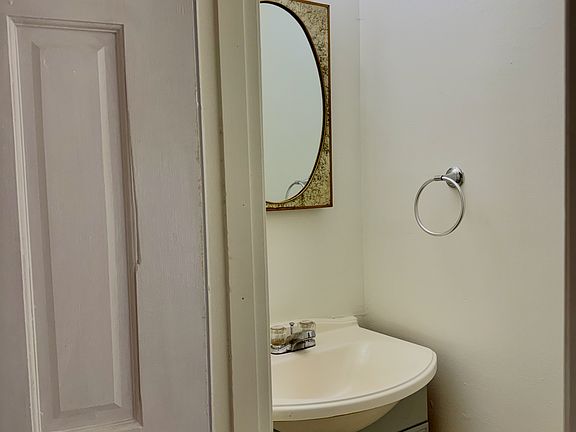 5th image of 4412 Lake Vista Dr