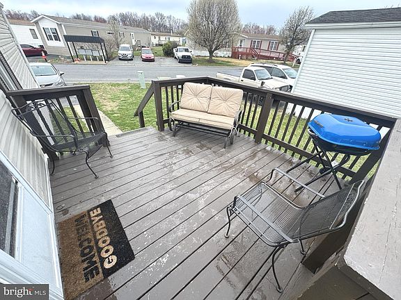 5th image of 306 Joan Dr