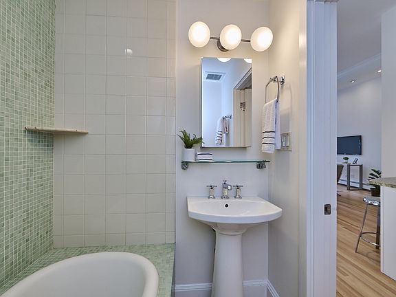 5th image of 35 Saratoga St #1