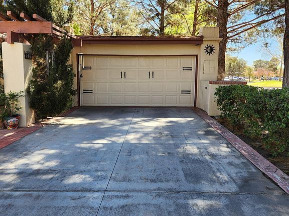 2nd image of 817 Lakeway Dr
