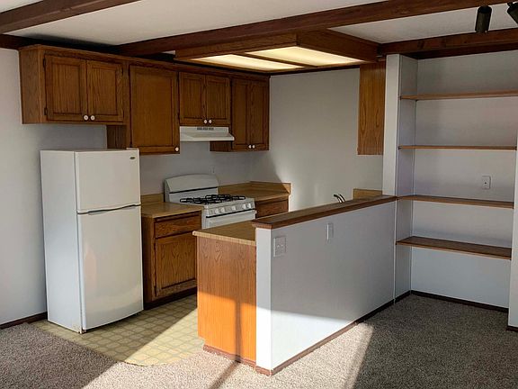 Kitchen area w/new appliances