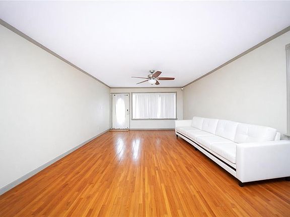 4th image of 25 Amazon Ct
