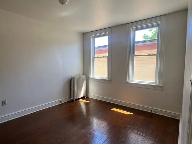 536 E Fulton St — Photo 7