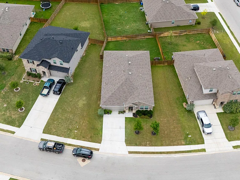 1444 Acorn Wood — Photo 34
