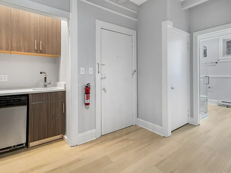 504 Stewart Ave — Photo 129