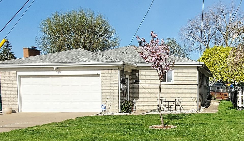 1st image of 38088 Lakeville St