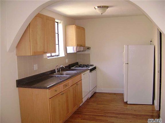 5th image of 4608 245th St