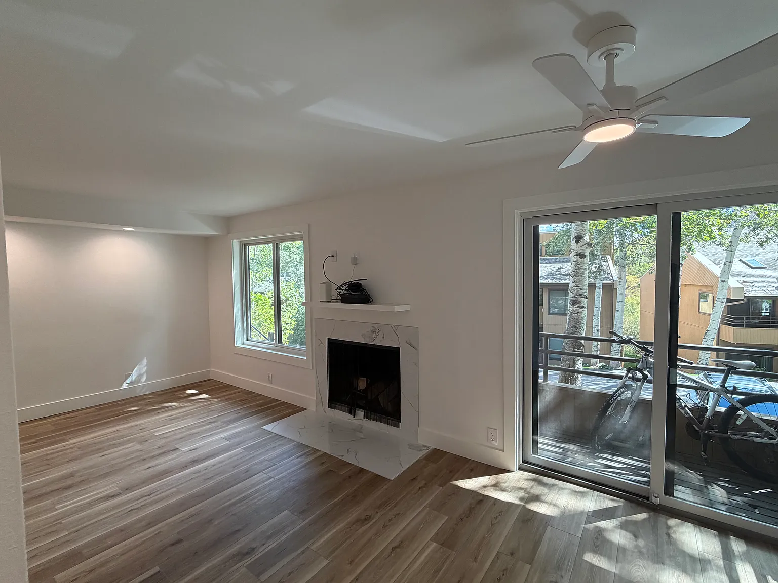2 bed, 952 sqft, $5,800 — Photo 3