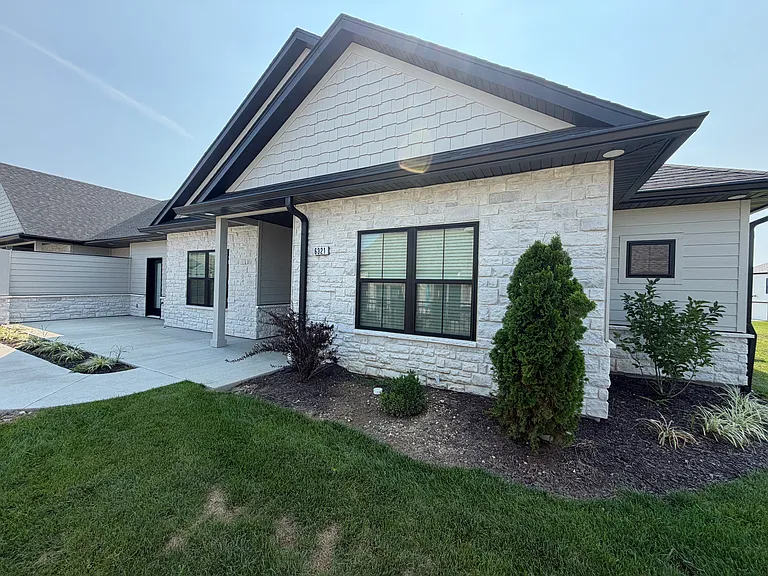 6321 Murano Way — Photo 2