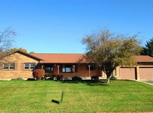 1550 Rainbow Dr NE, Lancaster, OH 43130