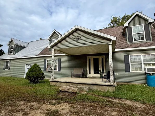 102 S 3rd St, Williamsport, IN 47993