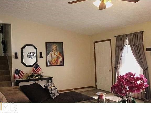 2nd image of 2927 Hillwood Dr