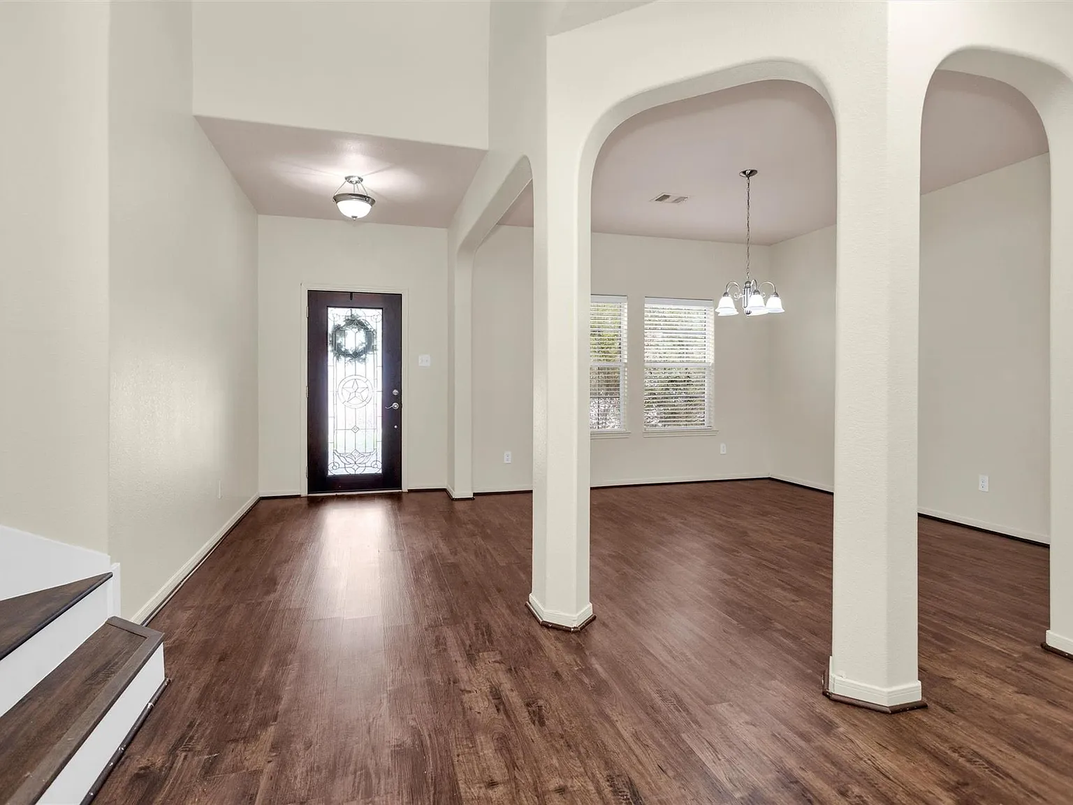 4 bed, 2.5 bath, 2832 sqft, $2,500 — Photo 4
