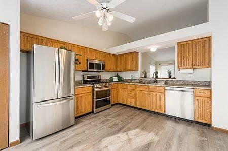 3rd image of 6570 Warriner Way