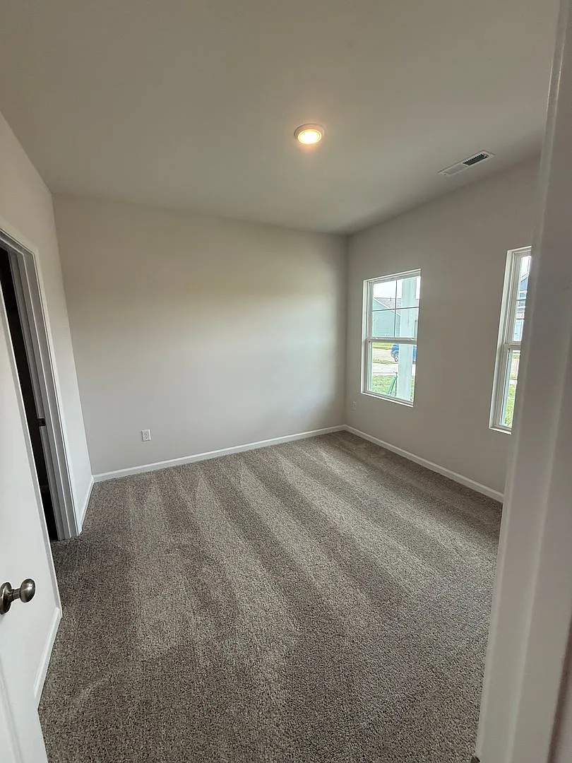 5 Bed/3 Bath House **New Construction — Photo 2