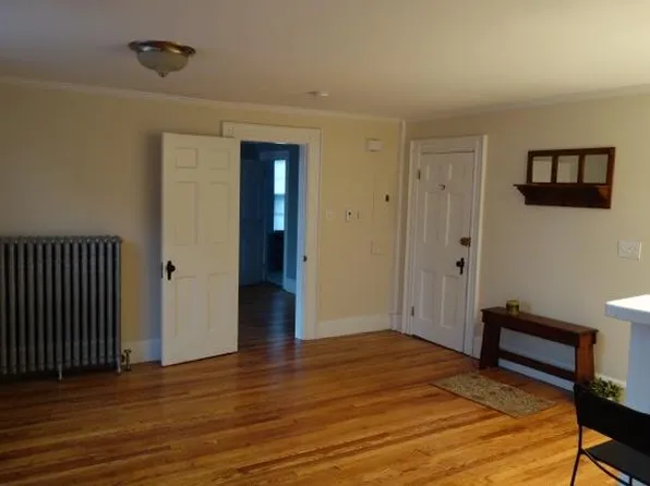 23 Pine St, Portland, ME 04102