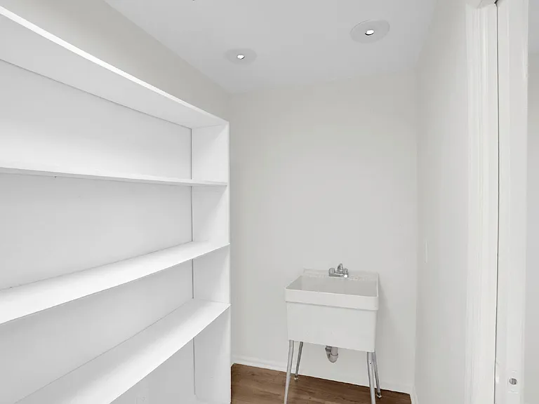408 Wilby Dr — Photo 25