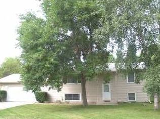 120 Lakeview Dr NW, Cokato, MN 55321