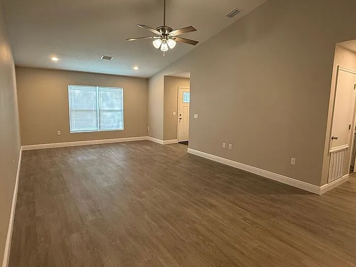 3 bed, 2.0 bath, 1311 sqft, $1,700 — Photo 4