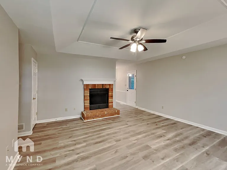 4020 Hudson Dr — Photo 5