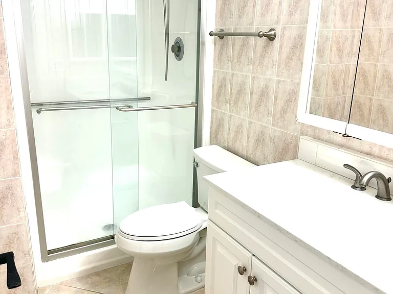 2600 NE 1st Ln #418 — Photo 10