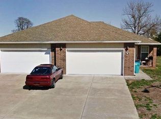 1962 S Bryson Cir, Springfield, MO 65807