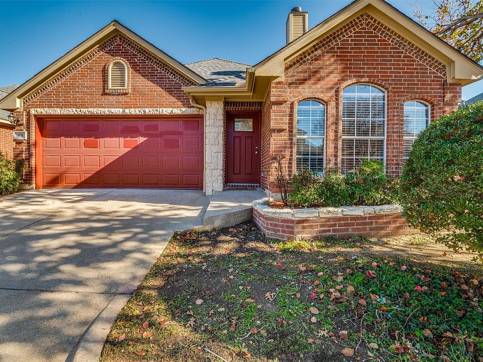 1st image of 806 Bridle Dr