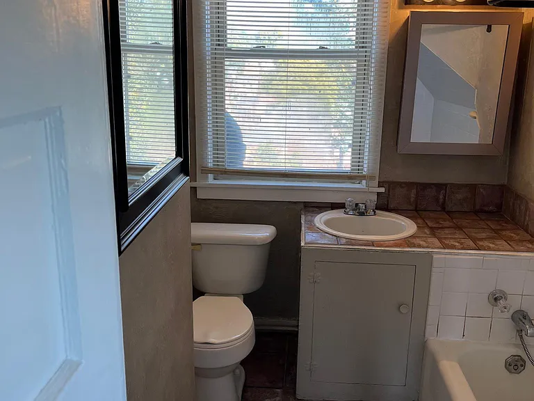 3rd fl bath