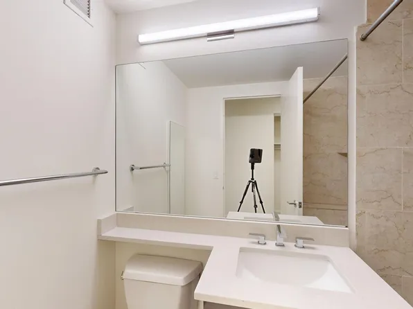 10 Hanover Square image 4 of 9