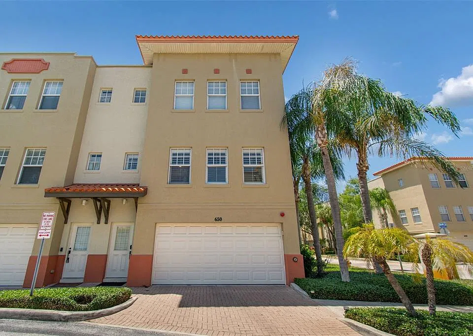 650 Siren Wind Ln