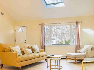 40 Kyle Rd, Hampton Bays, NY 11946