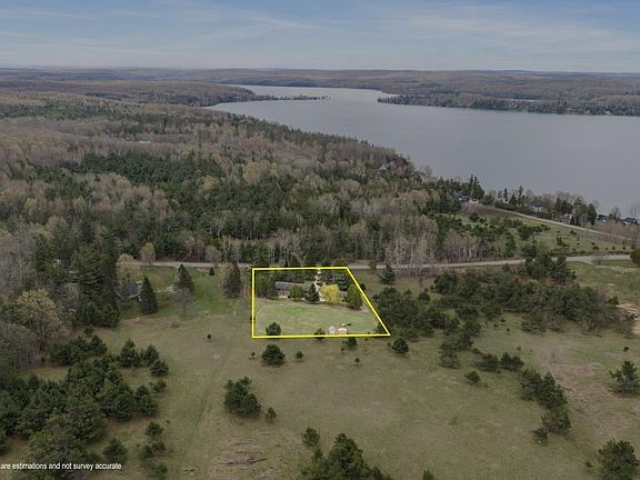 3rd image of 4802 Blackbird Rd