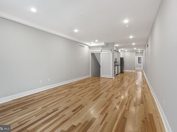 5th image of 2007 E Susquehanna Ave #1