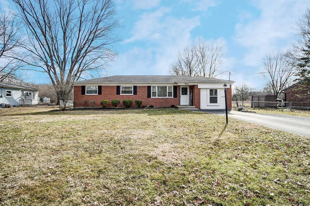 5732 Hilltop Way photo 1