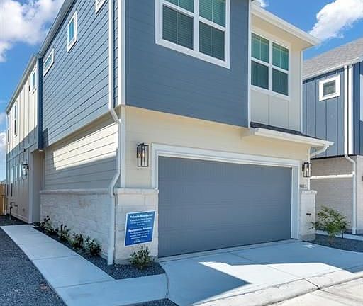 2nd image of 9811 Grassy Hollow Dr