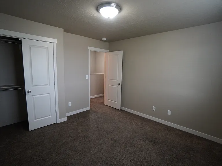 1085 W 2875 N — Photo 14