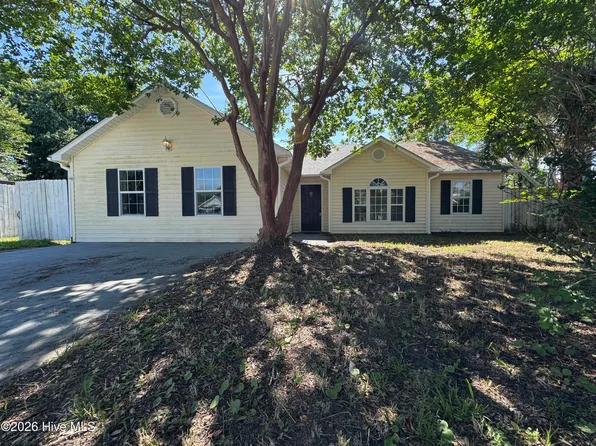 502 Worth Dr, Morehead City, NC 28557