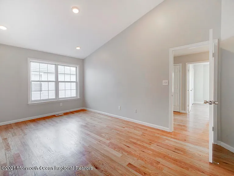 869 Mariposa Ct — Photo 11