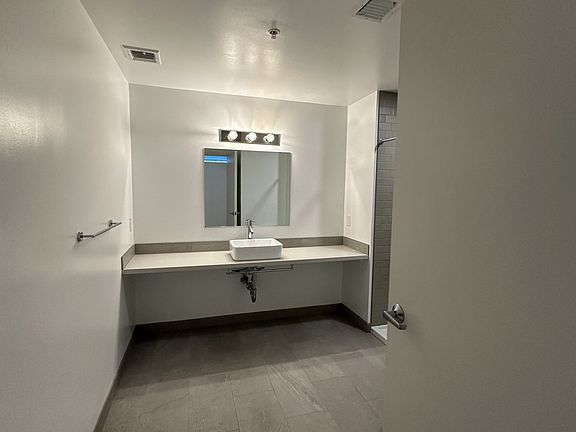 4th image of 44 Warren St #119